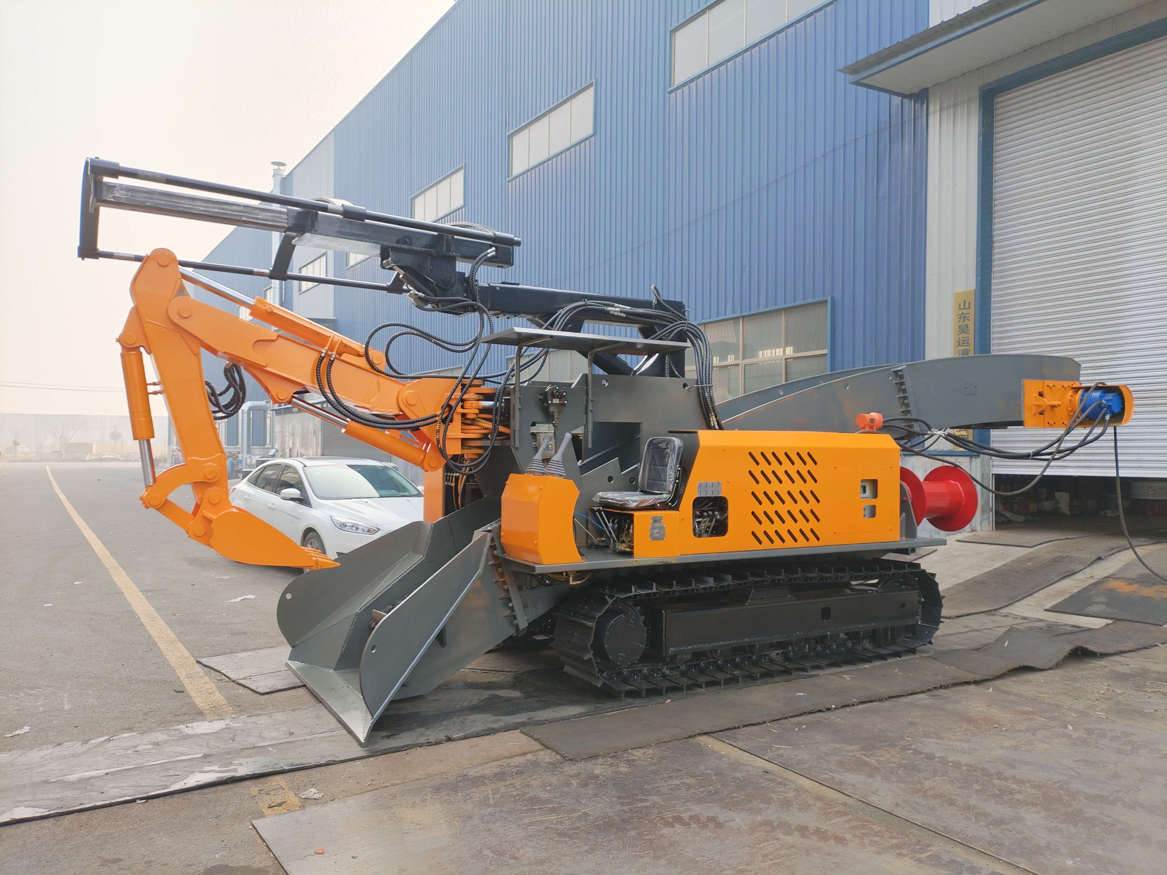 挖掘式装载机3<1MB.jpg 挖掘式装载机3<1MB.jpg